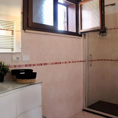 The Garden House Fco, Self Check In And Free Private Parking Apartment Fiumicino