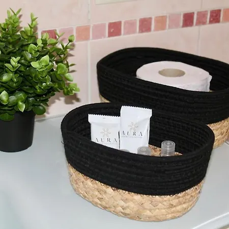 Apartment The Garden House Fco, Self Check In And Free Private Parking