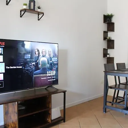 The Garden House Fco, Self Check In And Free Private Parking *