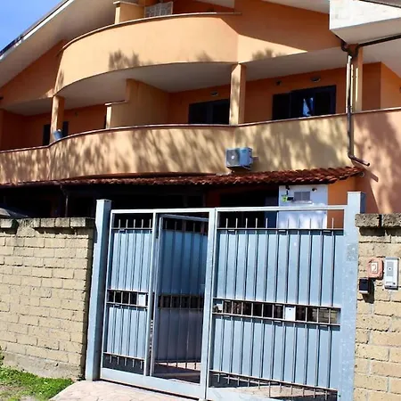 Apartment The Garden House Fco, Self Check In And Free Private Parking