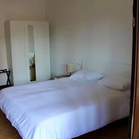The Garden House Fco, Self Check In And Free Private Parking *