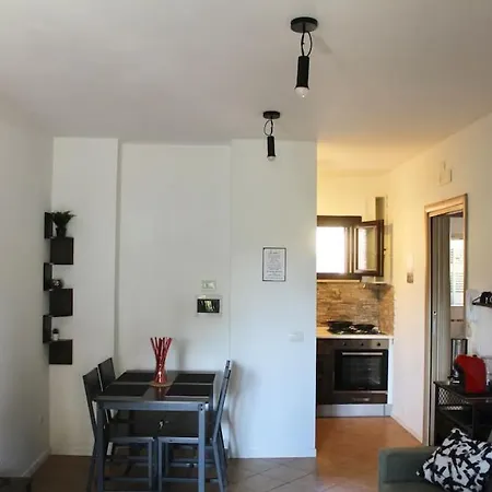 Διαμέρισμα The Garden House Fco, Self Check In And Free Private Parking Φιουμιτσίνο